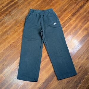 Nike Sportswear Club Fleece Wide Leg Sweatpants Kids Medium Green Baggy Logo